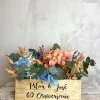 cajas de madera con flores