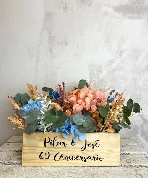 cajas de madera con flores